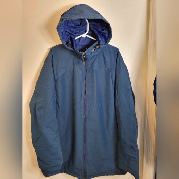L.L. Bean All-Weather Commuter Coat - Picture 2 of 6
